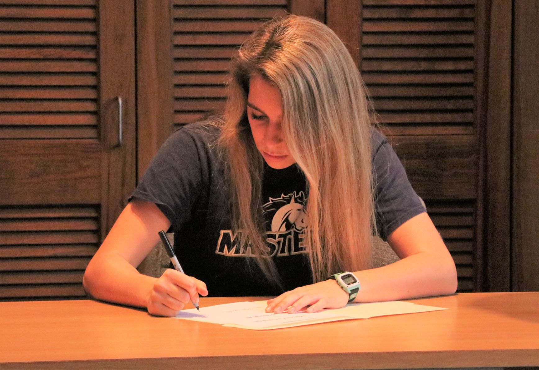 121719 SYHS Signings 02.JPG